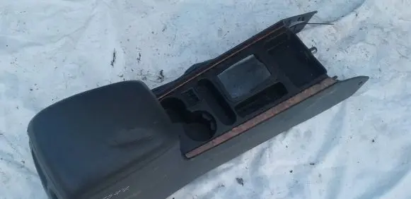 KIA Sorento Armrest 846103e000 84610-3e000