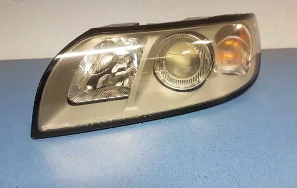 Volvo V50 Headlight/headlamp 30678913 0301198204