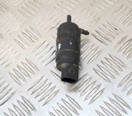 Volkswagen PASSAT CC Windscreen/windshield washer pump 1K5955651