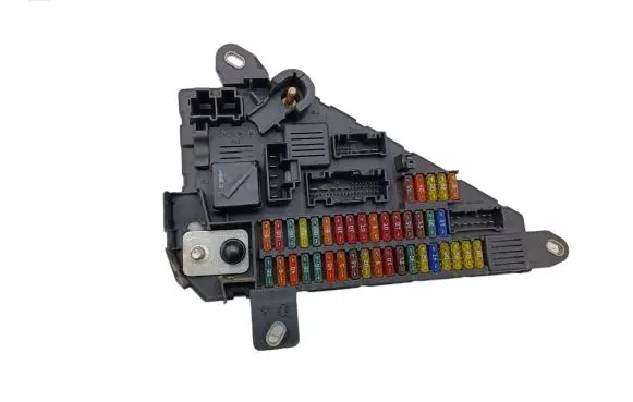 BMW 5 E60 E61 Fuse module 6906618