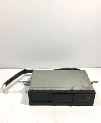 Toyota Land Cruiser (J120) CD/DVD changer 8627060080 8627560030 CDXM8127ZT