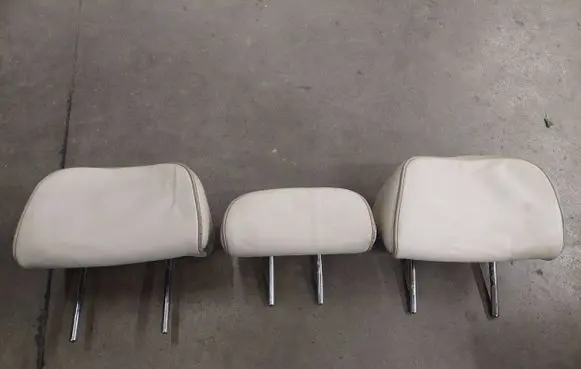 Peugeot 607 Rear seat headrest 