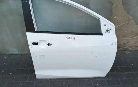 Toyota Yaris XP210 Front door
