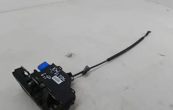 Volkswagen Caddy Front door lock 3D1837015