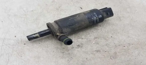 BMW 5 E39 Headlight washer pump 67128377613 8377613