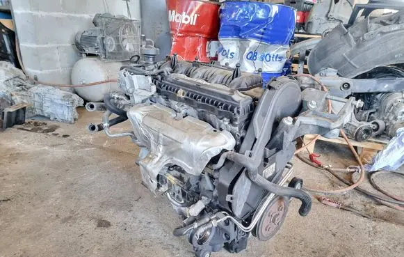 Volvo V70 Engine D5204T2 981805