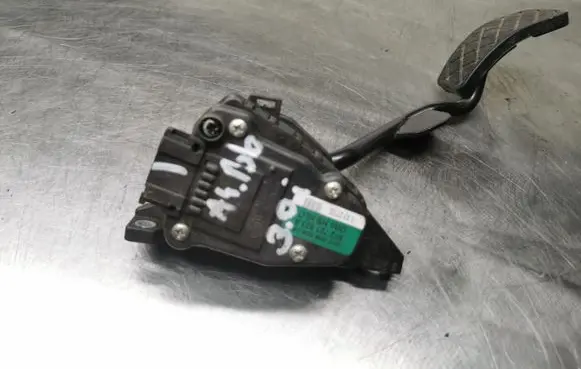 Audi A4 S4 B6 8E 8H Accelerator throttle pedal 8E2721523A