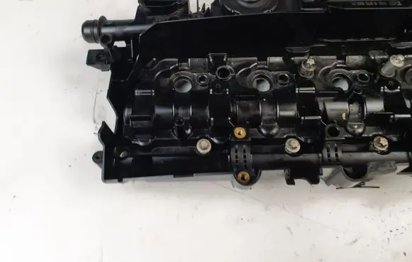 BMW 5 F10 F11 Rocker cam cover 8570828 86108433