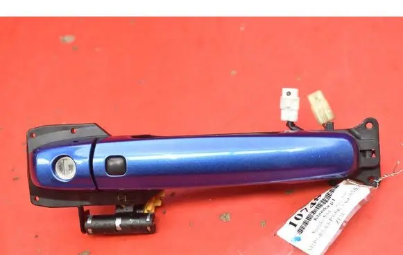 Suzuki SX4 Front door exterior handle 