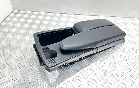 Mercedes-Benz E C207 W207 Armrest A2046800639