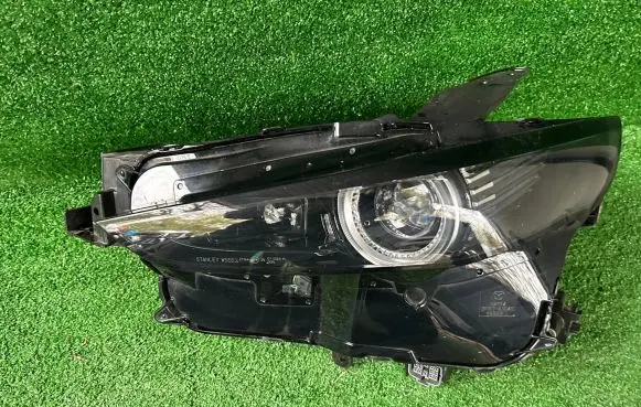Mazda CX-30 Headlight/headlamp