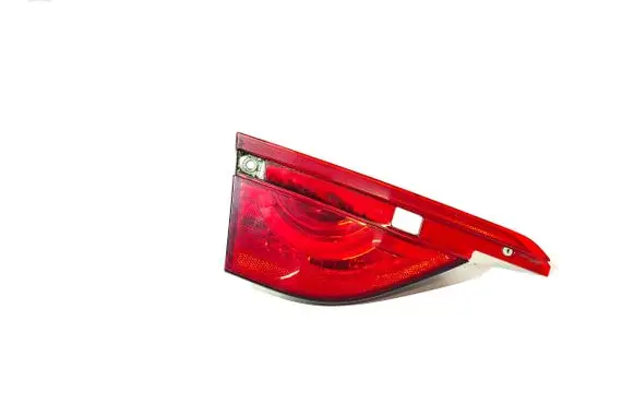 Tailgate rear/tail lights