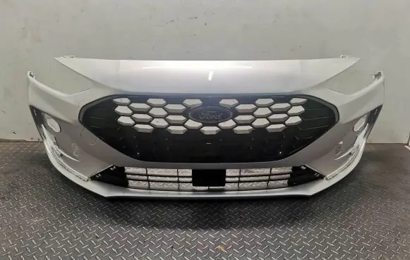 Ford Focus Front bumper nx7b17c831sa
