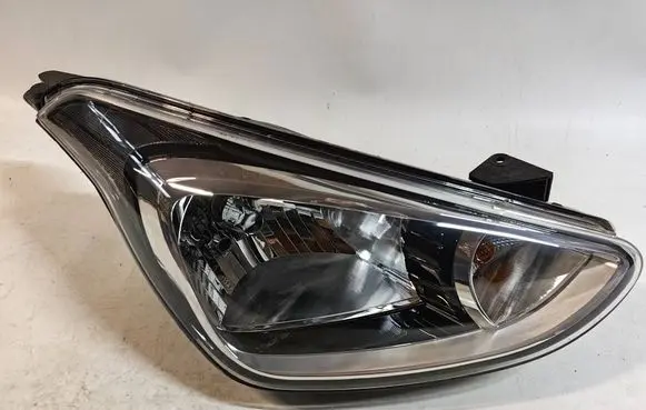 Hyundai i10 Headlight/headlamp 92102B9000