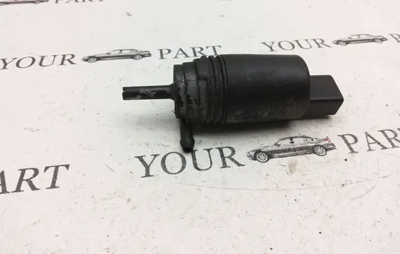 BMW 5 E39 Windscreen/windshield washer pump 8377612