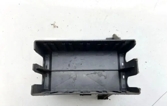 Opel Vectra B Fuse box cover 90506007