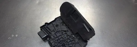 Volkswagen Sharan Sliding door lock 7N0839015J