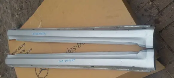 Toyota Hilux (AN10, AN20, AN30) Front sill trim cover A169