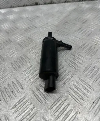 BMW X5 F15 Headlight washer pump 7340773 57786310