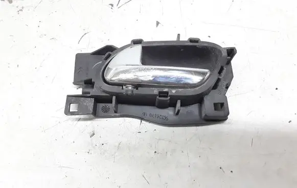 Peugeot 407 Front door interior handle