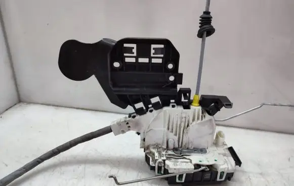 Mercedes-Benz GL X166 Front door lock A1667200135