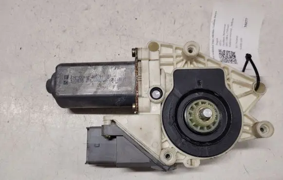Peugeot 607 Rear door window regulator motor 103315103 105264103