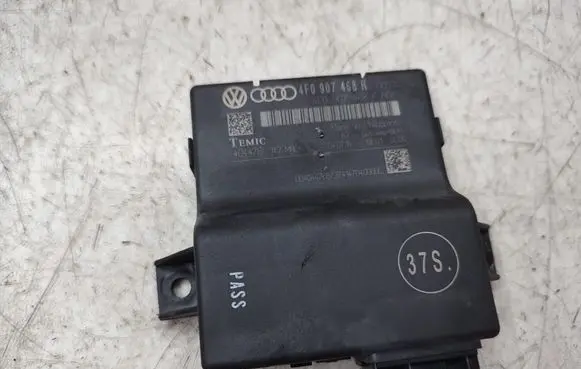 Audi Q7 4L Gateway control module 4F0907468R