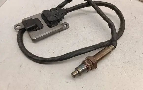 Mercedes-Benz Vito Viano W447 Lambda probe sensor A0009058611 A3C01067900610 0009058611