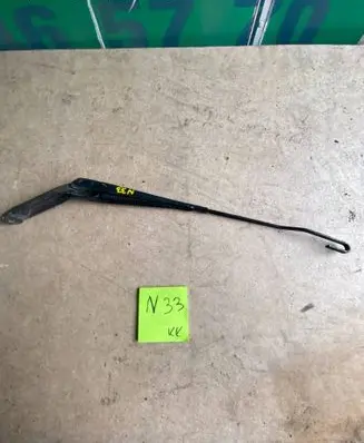 Ford Mondeo Mk III Front wiper blade arm 1S7117526AB