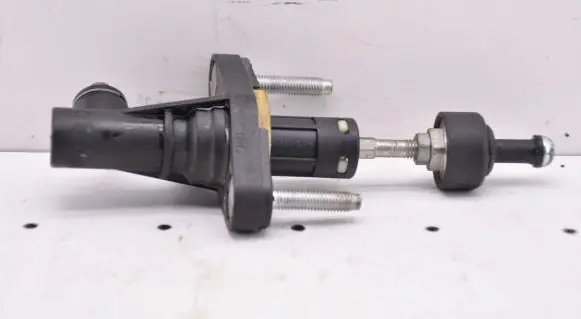 Clutch slave cylinder