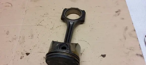 Audi 100 S4 C4 Piston 