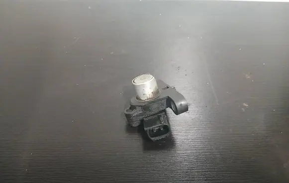 Volvo S80 Crankshaft position sensor 30637803