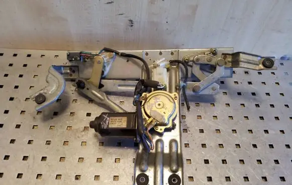 Opel Frontera A Rear window wiper mechanism 8970928570 RW4100490
