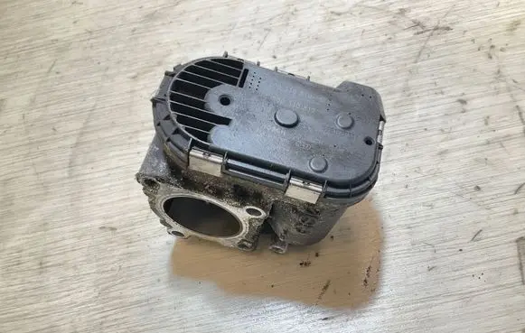 Nissan X-Trail T31 Throttle valve 8200330810 0281002661 8200330812