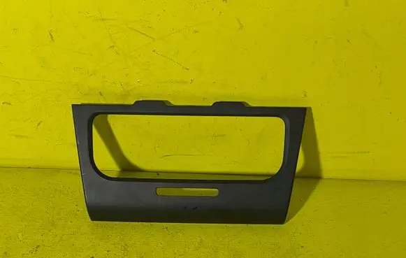 Volkswagen Golf V Climate control/heater control trim RZ1R5P4K3