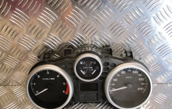Peugeot 206 Speedometer (instrument cluster) 9673796180