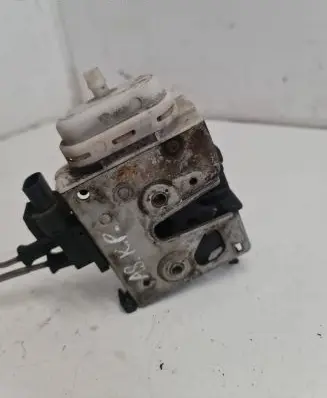 Audi A8 S8 D2 4D Front door lock 4d0173a