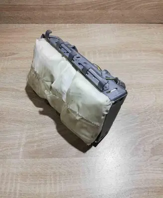 Toyota Prius (XW20) Side airbag Y12K7298027 H03334107P2A PASSANGER