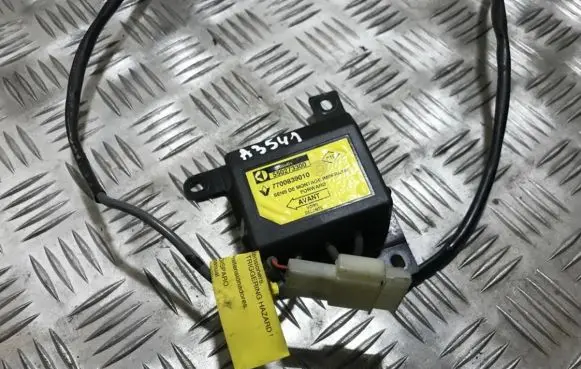 Renault Twingo I Airbag control unit/module 7700839010B 550273300
