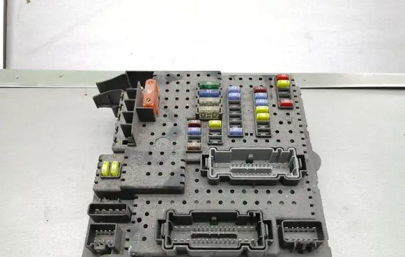 Volvo XC90 Fuse module 30728512