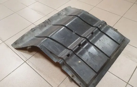Engine splash shield/under tray