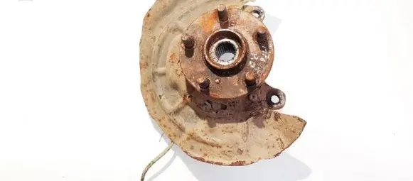 Toyota Avensis T220 Front wheel hub