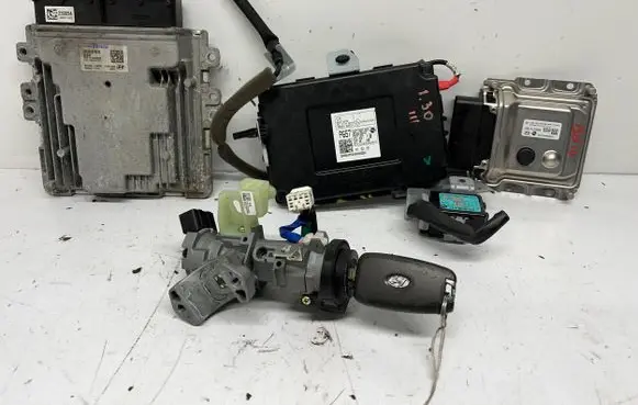 Hyundai i30 Engine control unit/module 391992U000