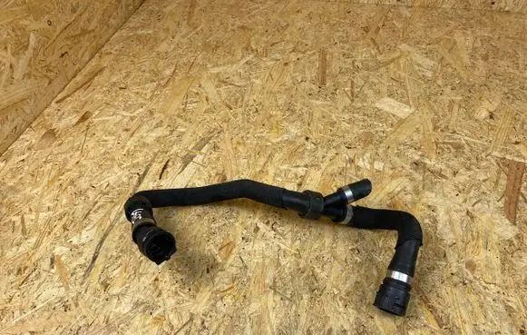 BMW M5 F90 Engine coolant pipe/hose 8096879
