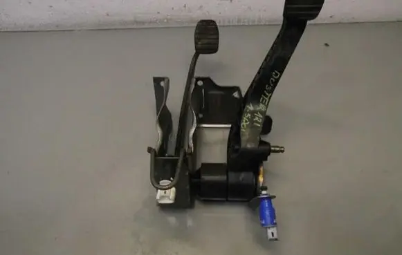 Dacia Duster Pedal assembly 