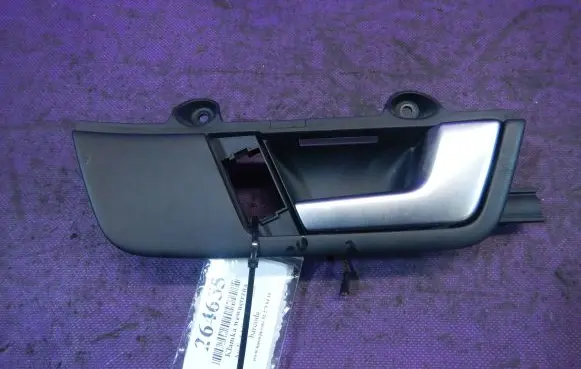 Audi A4 S4 B7 8E 8H Front door interior handle 8E2837020G
