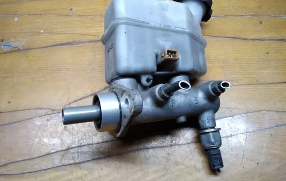 KIA Sportage Master brake cylinder BM341106