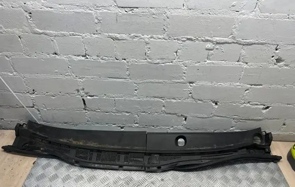Mazda 5 Wiper trim Cc29507p1
