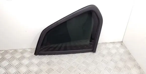 Volkswagen Tiguan Rear side window 5NA845041