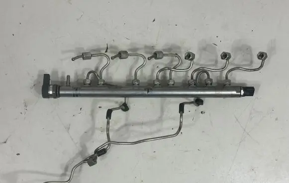 BMW X5 E70 Fuel main line pipe 7805423 7800124